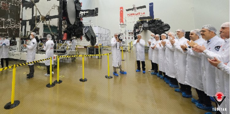 Türkiye'nin İlk Yerli ve Milli Haberleşme Uydusu TÜRKSAT 6a'nın Güneş Panelleri Açılım Testleri Başarıyla Tamamlandı